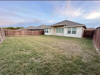 3112 Montego Bay Ln in Fort Worth, TX - Foto de edificio - Building Photo