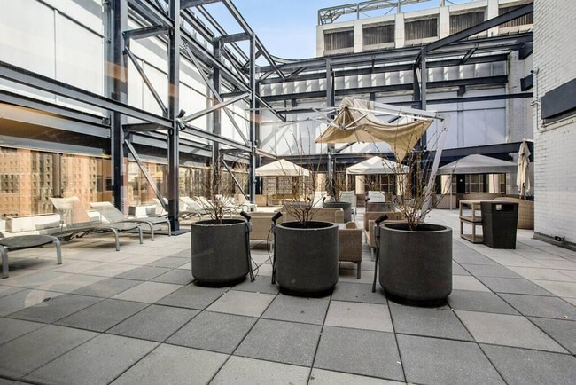 95 Wall St in New York, NY - Building Photo - Building Photo