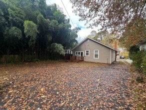 409 W Locust St in Johnson City, TN - Building Photo - Building Photo