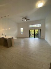 909 NW 45th Terrace-Unit -1701 in Plantation, FL - Building Photo - Building Photo
