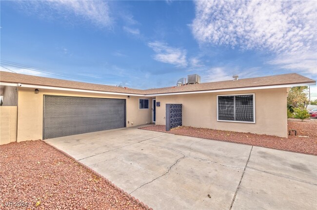 1500 Mezpah Dr in Las Vegas, NV - Building Photo - Building Photo