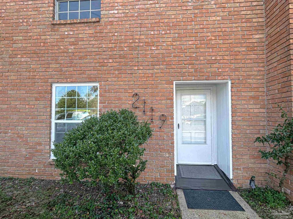 2119 Langley Ave in Pensacola, FL - Building Photo
