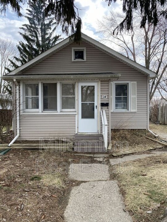 34 E Yale Ave in Pontiac, MI - Building Photo