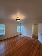25 Oak St in Milton, MA - Building Photo - Building Photo
