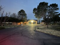 810 Greenwood Rd in Anthony, TX - Foto de edificio - Building Photo