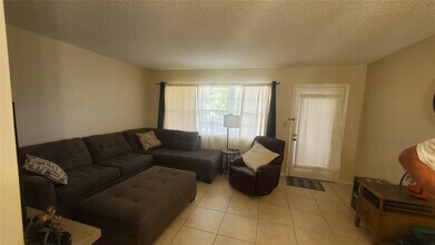 2002 Granada Dr in Coconut Creek, FL - Building Photo - Building Photo