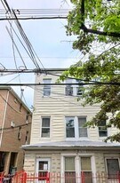 1366 Balcom Ave, Unit 2 in Bronx, NY - Building Photo