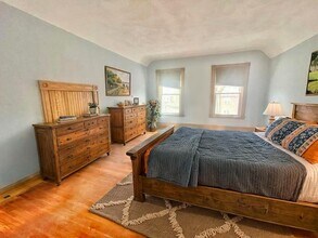 6-8 Hunnewell Ave in Boston, MA - Building Photo - Building Photo