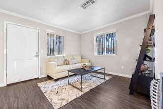 LAUREL GLEN in Manteca, CA - Foto de edificio - Interior Photo