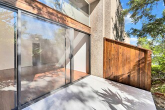 2717 Griffith Park Blvd in Los Angeles, CA - Building Photo - Building Photo