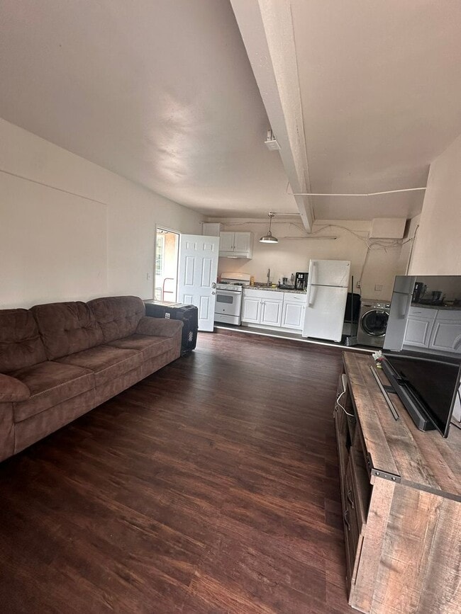 1153-1155 Emory St in Imperial Beach, CA - Building Photo - Building Photo