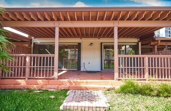 347 Leslie Dr in Hallandale Beach, FL - Building Photo - Building Photo