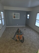 8464 Cleveland Ave NW in North Canton, OH - Building Photo