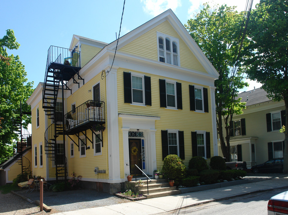 25 Charter St in Newburyport, MA - Building Photo