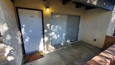 2213 Voorhees Ave in Redondo Beach, CA - Building Photo - Building Photo