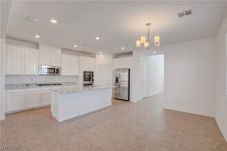 882 Sycamore Falls St in Henderson, NV - Building Photo - Building Photo