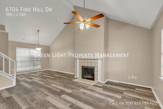 6704 Fire Hill Dr in Fort Worth, TX - Foto de edificio - Building Photo