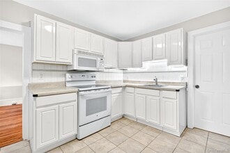 41 Saratoga Ave in Pleasantville, NY - Building Photo - Building Photo