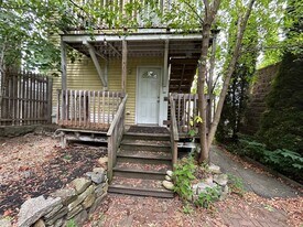 59 Center St, Unit 102 in Biddeford, ME - Building Photo