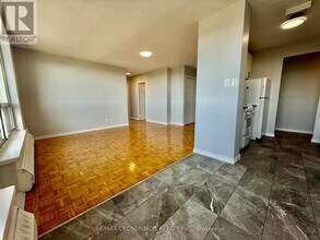 363 Lakeshore Rd E in Mississauga, ON - Building Photo - Building Photo