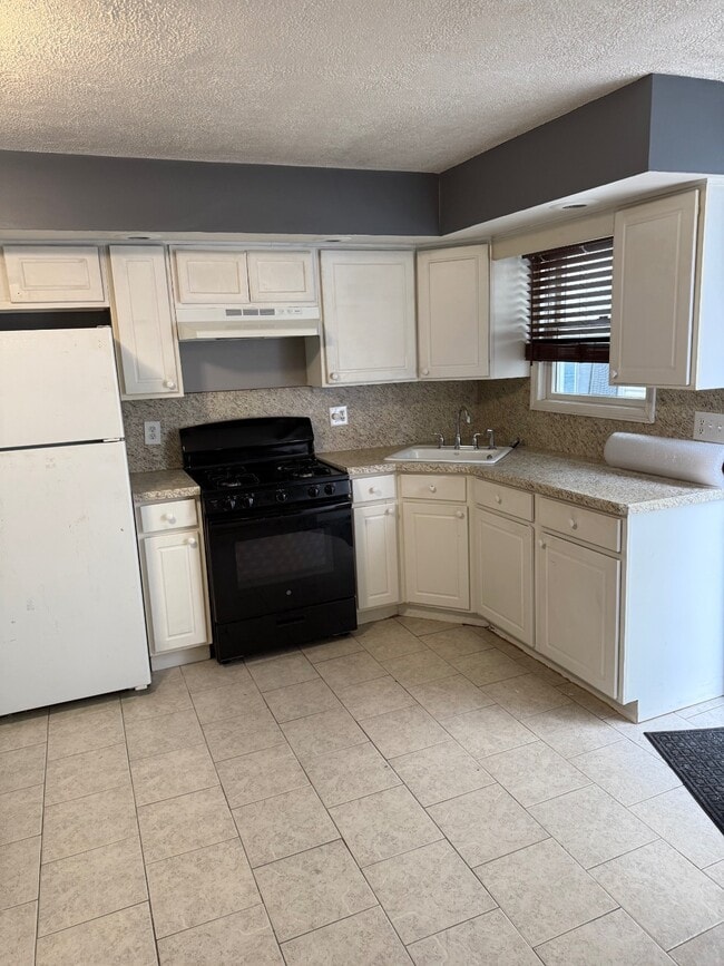 property at 59 Lisa Ln