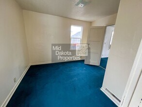 216 W 12th Ave in Mitchell, SD - Building Photo - Building Photo