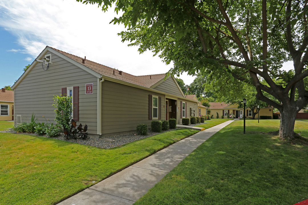 Broadway Senior Center in Sacramento, CA - Building Photo