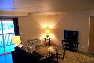 1616 20th Ave NW in Minot, ND - Building Photo - Building Photo