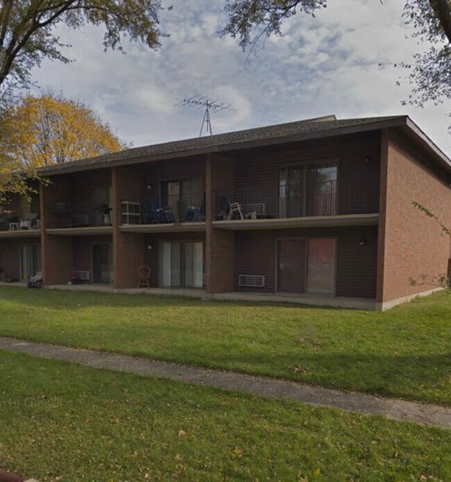736 Elm St Rentals in Algonquin, IL