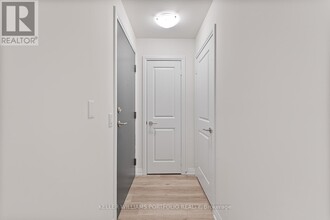 3270 Sheppard Ave E in Toronto, ON - Building Photo - Building Photo