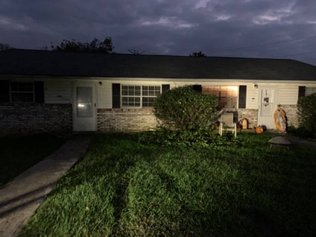 1026 Kingston Ave, Unit 2 in Rockwood, TN - Foto de edificio - Building Photo