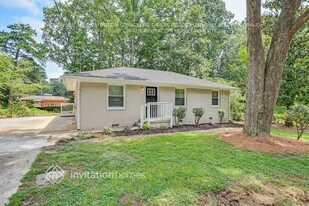 277 Rocking Hill Dr SW in Marietta, GA - Building Photo
