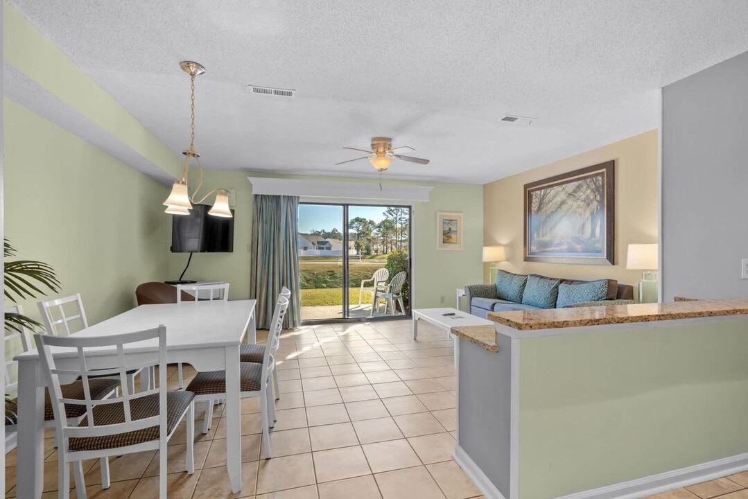 203 Double Eagle Dr in Myrtle Beach, SC - Foto de edificio