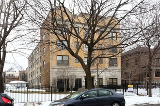 Loyalton Apartments in Chicago, IL - Building Photo - Building Photo