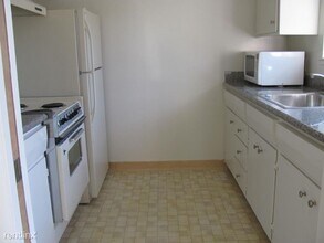 837 Cowper St in Palo Alto, CA - Building Photo - Building Photo
