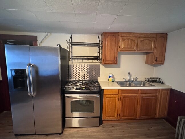 26 Pleasant St, Unit 1