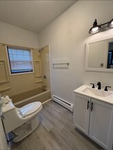 141 E High St in East Hampton, CT - Building Photo - Building Photo