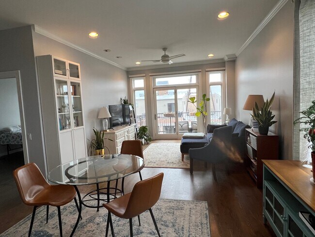 1355 W Washington Blvd, Unit 6E in Chicago, IL - Building Photo - Building Photo