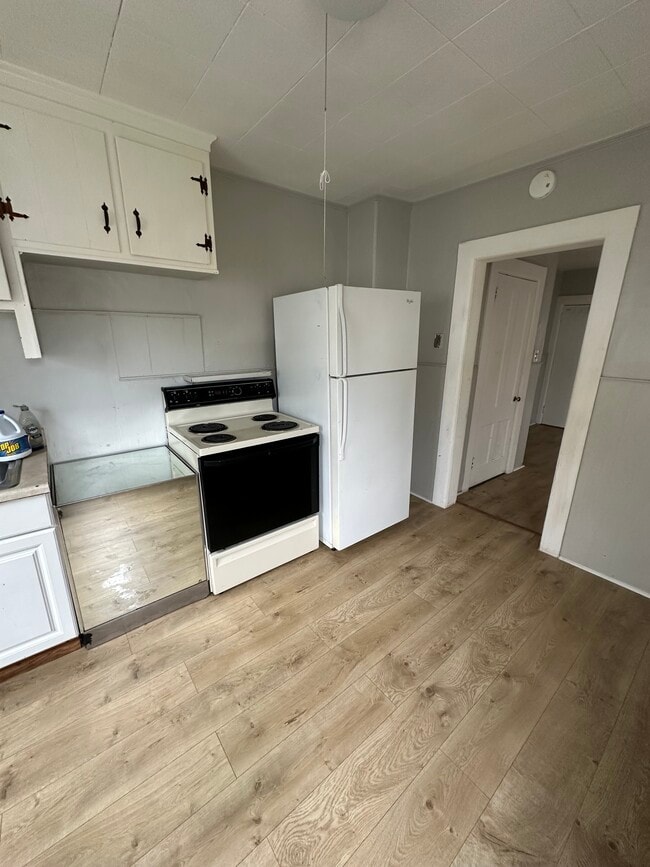 17 Cottage Green, Unit 15 in Enfield, CT - Foto de edificio - Building Photo