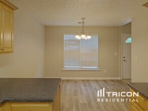 9521 Lakeview Rd in Union City, GA - Building Photo - Building Photo