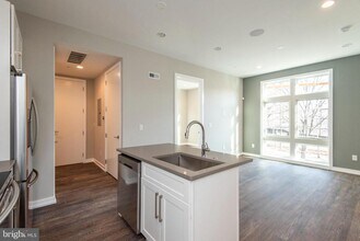 1340-48 S 13th St in Philadelphia, PA - Foto de edificio - Building Photo