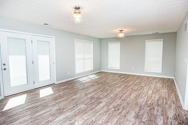 506 Eagle Pointe Dr in Louisville, KY - Building Photo - Building Photo
