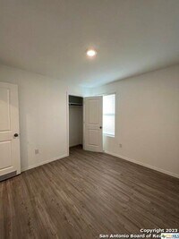 13819 Llama Pl photo'