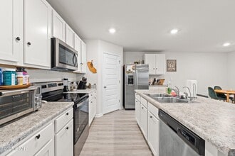 6428 Slabinski Ln in Panama City, FL - Building Photo - Building Photo