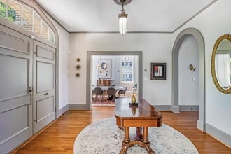 624 E Victory Dr in Savannah, GA - Foto de edificio - Building Photo