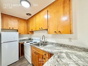 7121 Linden Ave N-Unit -304 in Seattle, WA - Building Photo - Building Photo