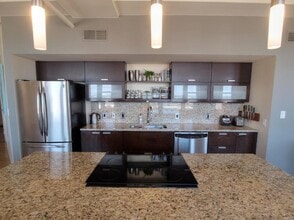 915 Olive St in St. Louis, MO - Foto de edificio - Building Photo