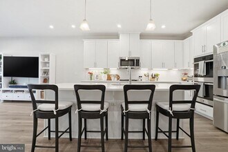 60 Pratt Ln in Lawrence Township, NJ - Building Photo - Building Photo