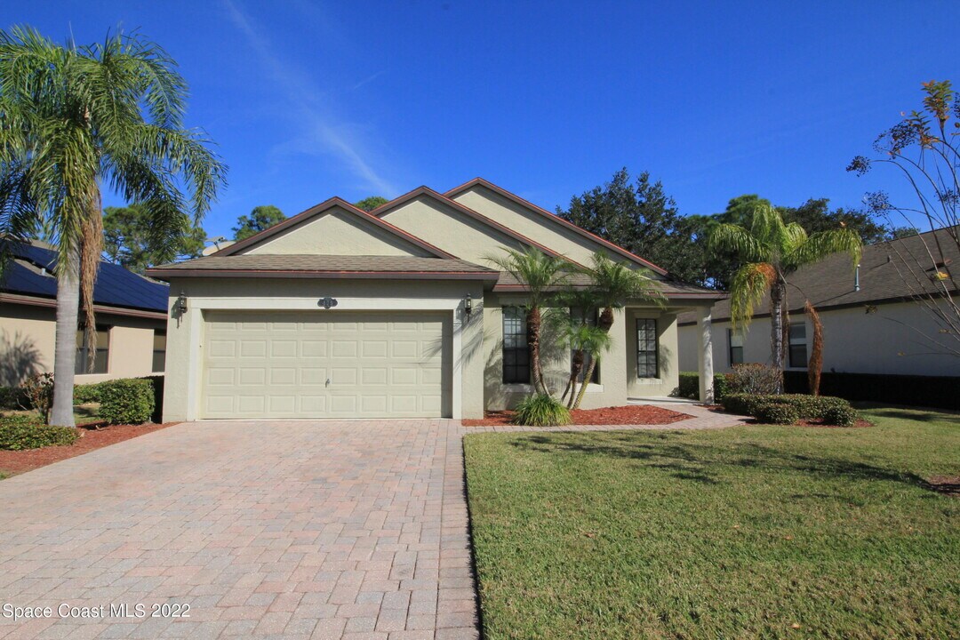425 Breckenridge Cir SE in Palm Bay, FL - Building Photo
