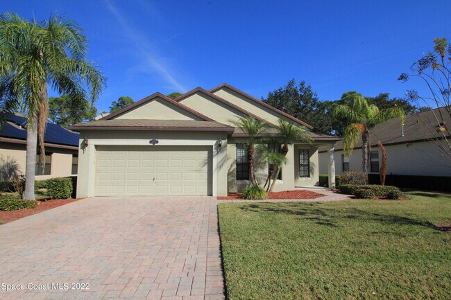 property at 425 Breckenridge Cir SE
